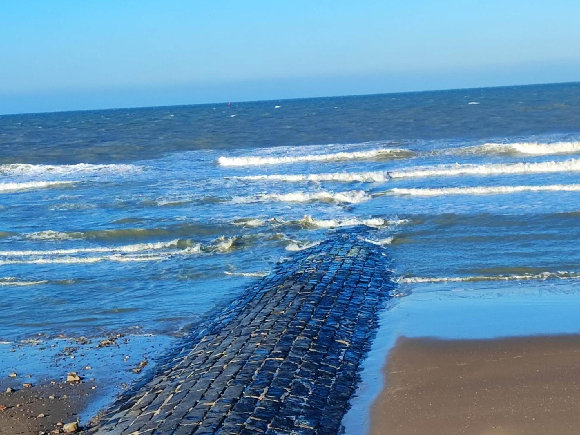 Caravan Aan Zee Arnani ميدل كيرك المظهر الخارجي الصورة